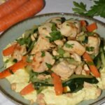 Verduras salteadas con pollo y salsa cremosa de feta