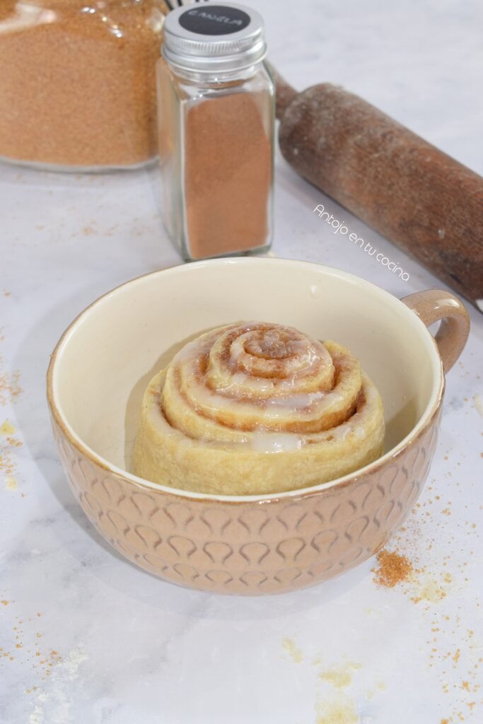Rollito de canela en taza al microondas (listo en 5 minutos)