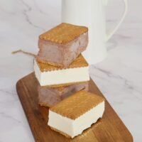 Sándwich helado casero sabor nata y/o chocolate) ¡En 10 minutos!